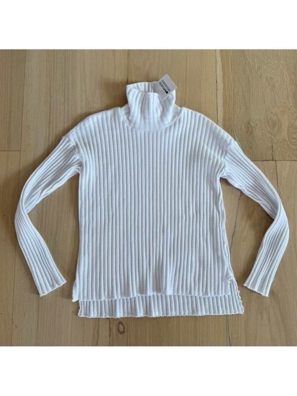 LA Made Revolve Turtleneck Sweater White Size Small NWT